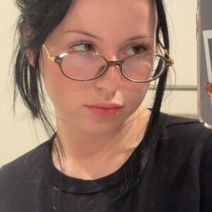 Meet your Posher, Lynne